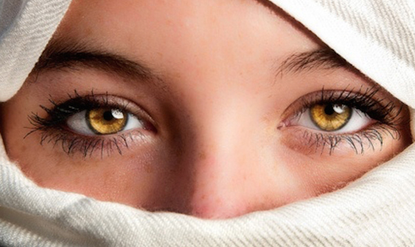 amber-eyes-RLS-edited