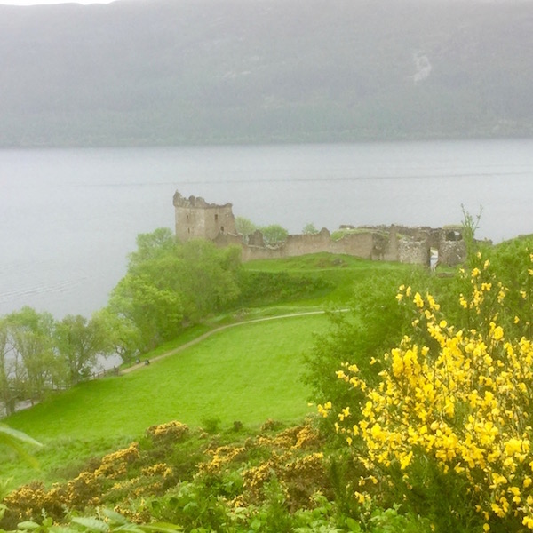 Urquhart castle 01